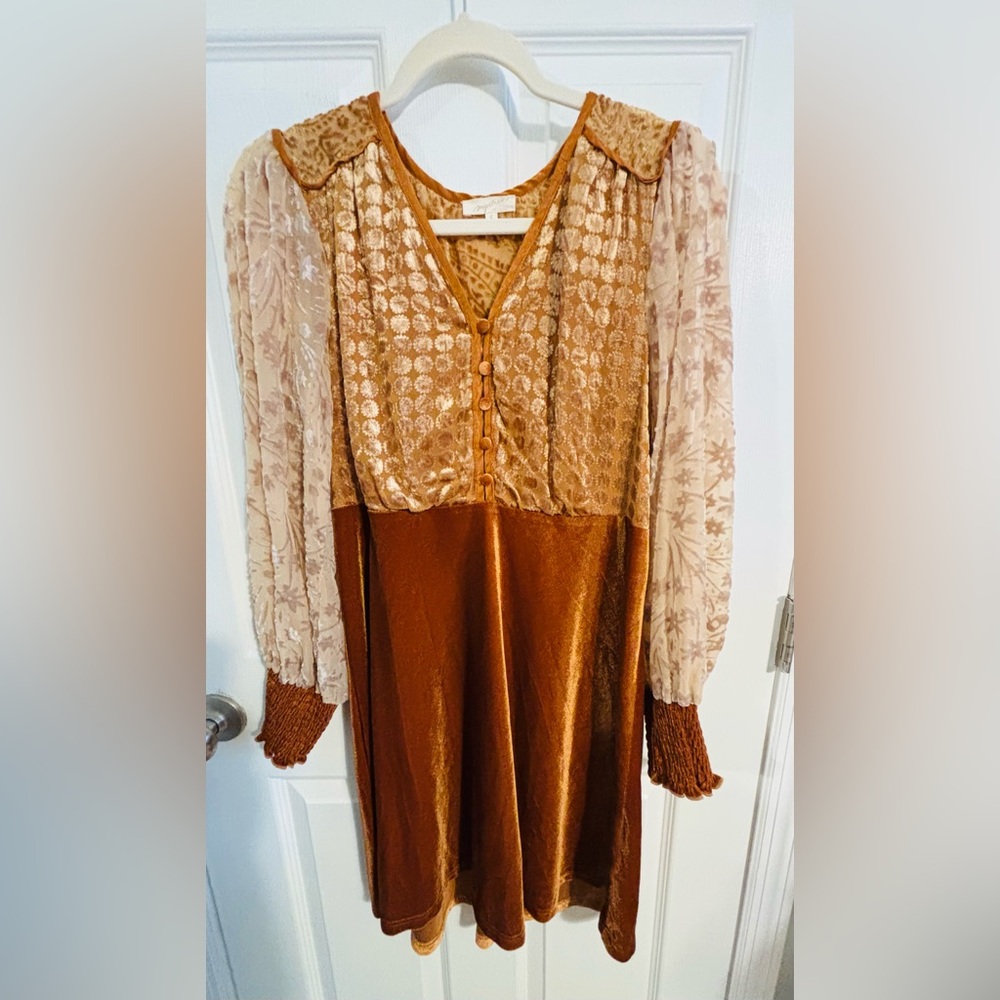 😍Boho Anthropologie Mystree Rust and Cream Velvet Dress Size SM/Med